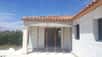 Le béton cellulaire permet de construire selon les standards de la maison passive. Épais de 36,5 cm, les blocs utilisés, « monomur Thermopierre », affichent une résistance thermique R = 4,05 m2.K/W. © Villas azuréennes